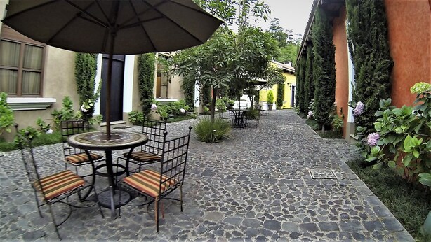 Terrace/patio - Beautiful Antigua Villa AN019 (Antigua Guatemala)