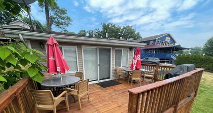 Sunset Cottage on Lake Pistakee