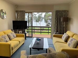Smart TV, books, music library, stereo - ON THE BEACH at SNELLS BEACH (Snells Beach)