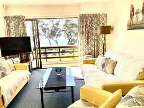 Smart TV, books, music library, stereo - ON THE BEACH at SNELLS BEACH (Snells Beach)