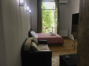 3 bedrooms, iron/ironing board, WiFi