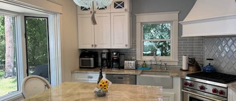 Coffee/tea maker, fridge, microwave, dishwasher