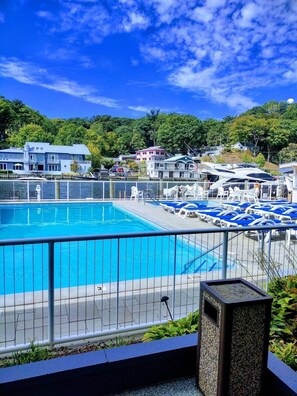Outdoor pool, a heated pool