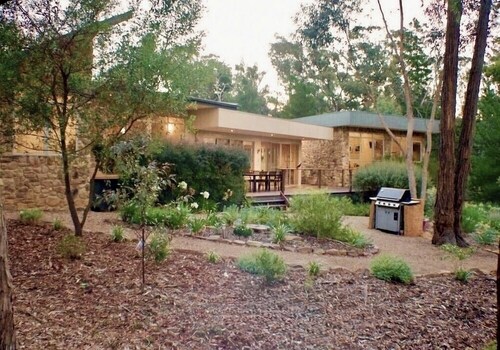 Deckhaus Hepburn Retreat