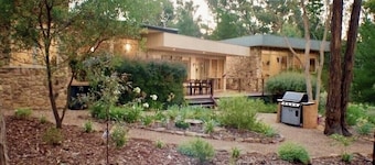 Deckhaus Hepburn Retreat