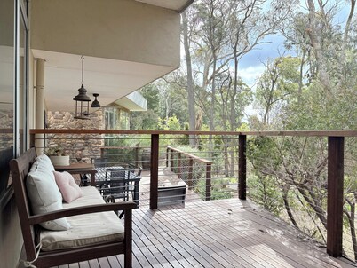 Deckhaus Hepburn Retreat