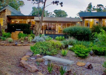 Deckhaus Hepburn Retreat