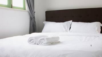2 bedrooms, iron/ironing board, internet, bed sheets