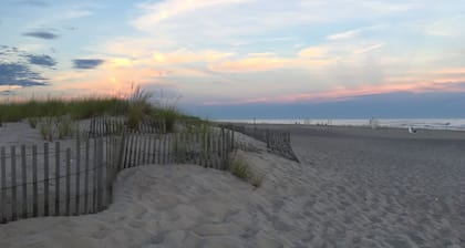 Hamptonsin ranta- hiekkarannalla - rentoudu ja palaa! (SH)