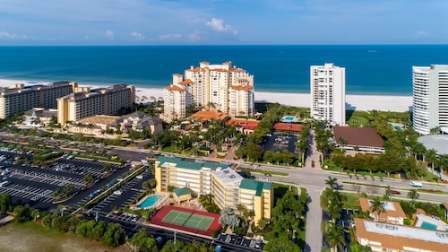 Cute Island decor theme Condo