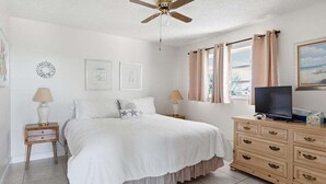Room - 1BR Marco Island condo with heated pool, WiFi, and full kitchen. (Marco Island)