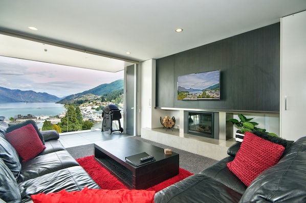 TV, fireplace, stereo
