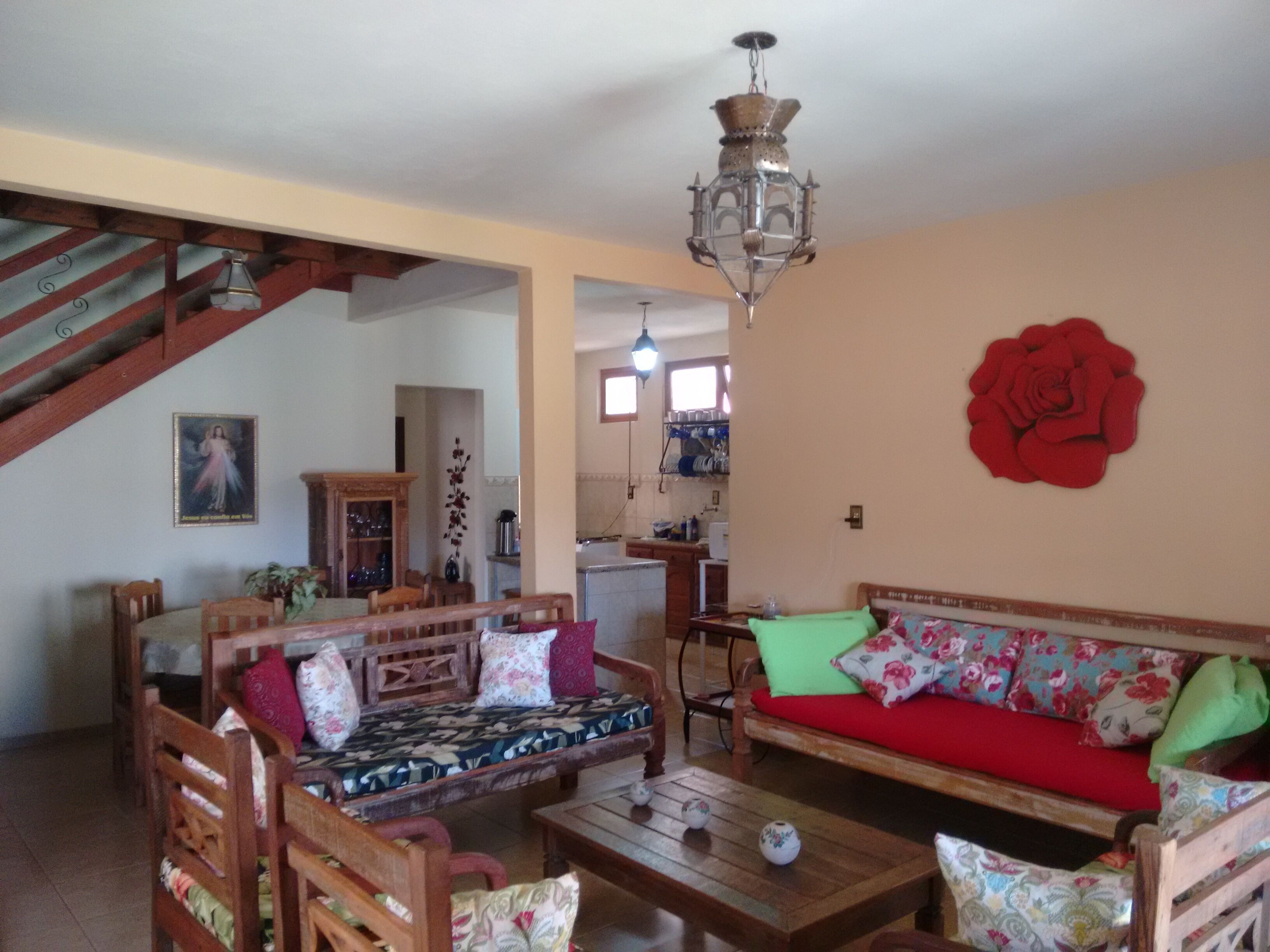 Smart TV, books, stereo