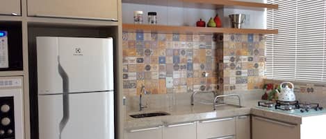Fridge, microwave, oven, stovetop