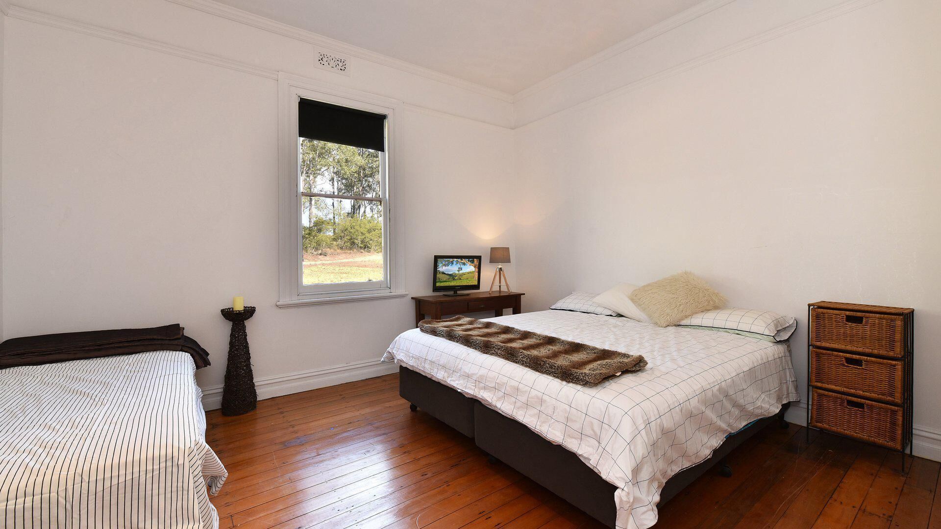 The Parson's Vineyard Retreat - get amongst the vineyards in a historic home — image 20