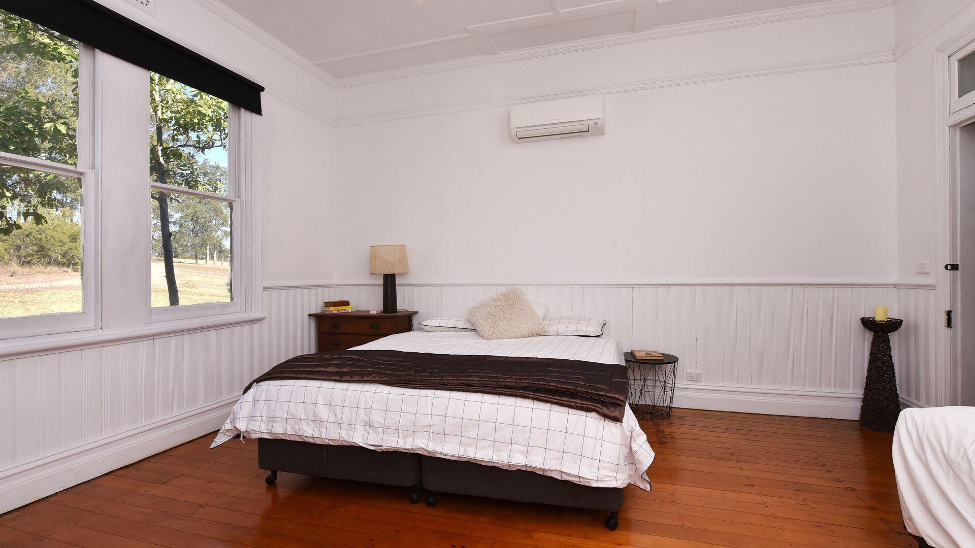 The Parson's Vineyard Retreat - get amongst the vineyards in a historic home — image 16