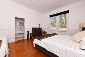 3 Schlafzimmer, Bügeleisen/Bügelbrett, WLAN, Bettwäsche