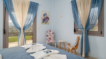 2 bedrooms, iron/ironing board, travel crib, free WiFi