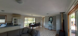 Téléviseur, foyer, jeux vidéo, lecteur de DVD