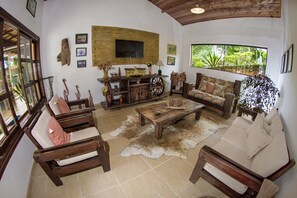 Smart TV, DVD player, stereo