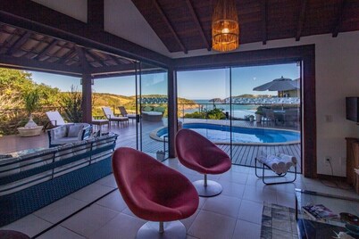 Paraíso Buziano 1 · Luxury Villa · 5 Suites · Private Pool, BBQ & 3 Min to Beach
