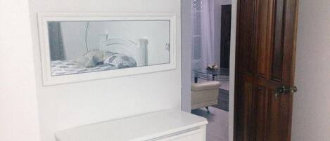 2 bedrooms, iron/ironing board, bed sheets