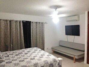 2 bedrooms, iron/ironing board, bed sheets