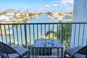 Property grounds - Great Views and Value.  Two King Size Beds!  Located in the Heart of Madeira Beach. (Madeira Beach)