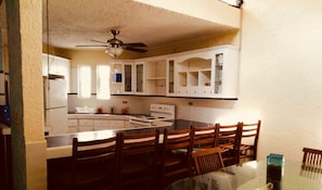 Private kitchen - Amazing Big Beach Residence SM003 (Puerto San Jose)