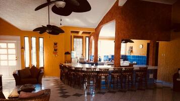 Habitación, varias camas, no fumadores | Servicio de comidas en la habitación