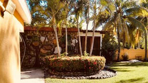 Garden - Amazing Big Beach Residence SM003 (Puerto San Jose)