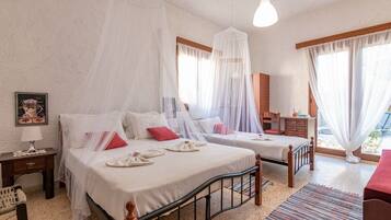 2 bedrooms, desk, iron/ironing board, travel crib