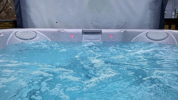 Bañera de hidromasaje exterior