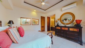 1 bedroom, iron/ironing board, Internet, bed sheets - Charming Condo in V177! 1BD Condo for rent in Old Town, Puerto vallarta (Puerto Vallarta)