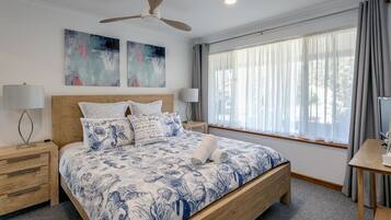 3 bedrooms, desk, iron/ironing board, free WiFi