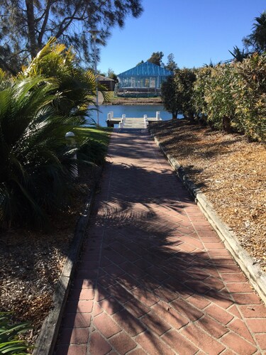 The Moorings
Resort Style Complex, 
Tennis Court, Swimming Pool, Private Jetties