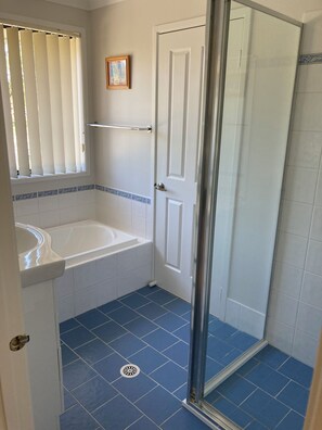 Bathtub