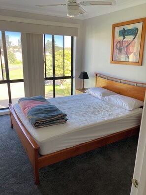 3 habitaciones, tabla de planchar con plancha y wifi gratis 