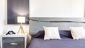 2 عدّة غرف نوم ومكواة/لوح كي وواي فاي مجانًا وملاءات أسرّة