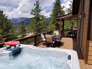 Outdoor dining -  RIDGEVIEW RETREAT/ Huge views! Hot tub, fireplaces, A/C,  and location! (Estes Park)