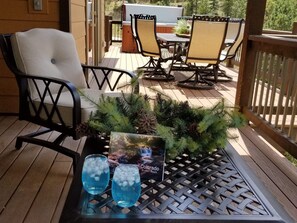 Outdoor dining -  RIDGEVIEW RETREAT/ Huge views! Hot tub, fireplaces, A/C,  and location! (Estes Park)