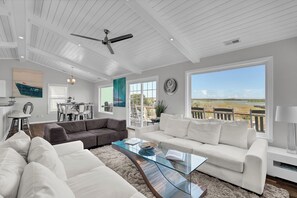 Smart TV - Stunning Sunset Water Views (Surf City)