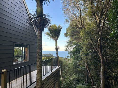 4 Wheel Drive included. 5-minute walk from Ferry to car.
Hot on arrival Spa Pool