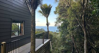 4 Wheel Drive included. 5-minute walk from Ferry to car.
Hot on arrival Spa Pool