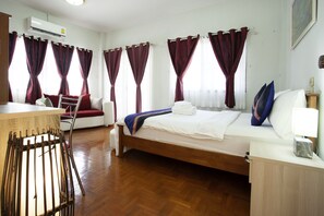 3 bedrooms, travel crib, WiFi, bed sheets