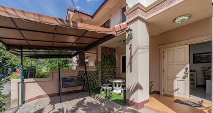 Grande maison de 3 chambres dans la ville prĂšs du bazar de nuit et Ă distance de marche de la vieille ville