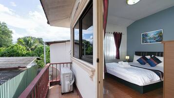 3 bedrooms, travel crib, WiFi, bed sheets