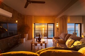 TV - One Beach Street Vallarta Aurora Del Sol Penthouse on Los Muertos Beach 2BD Pent (Puerto Vallarta)