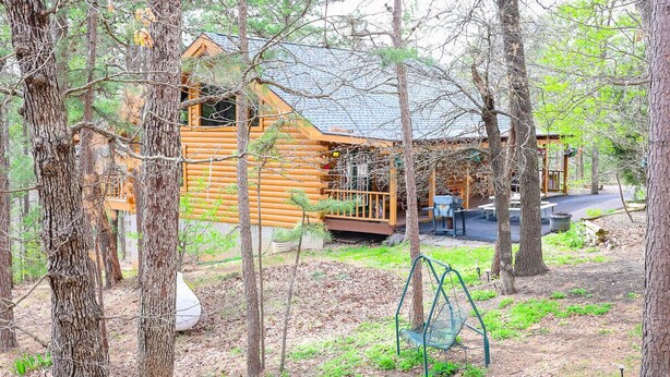 Property grounds -  Branson MO Log Cabin Private Porch Quiet Mtn. Forest View Above Lake, Handicap  (Blue Eye)