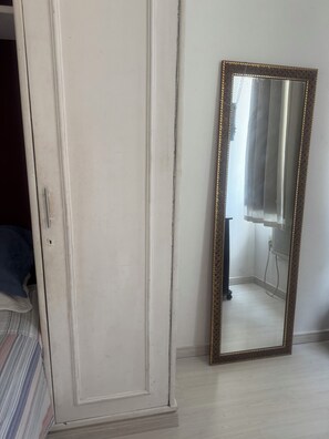 1 chambre, fer et planche à repasser, Wi-Fi gratuit, draps fournis